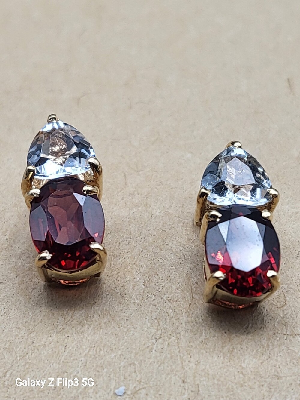 14k Gold w/Trillion-Cut Topaz & Oval Garnets w/ SL Makers Mark Classic Timeless